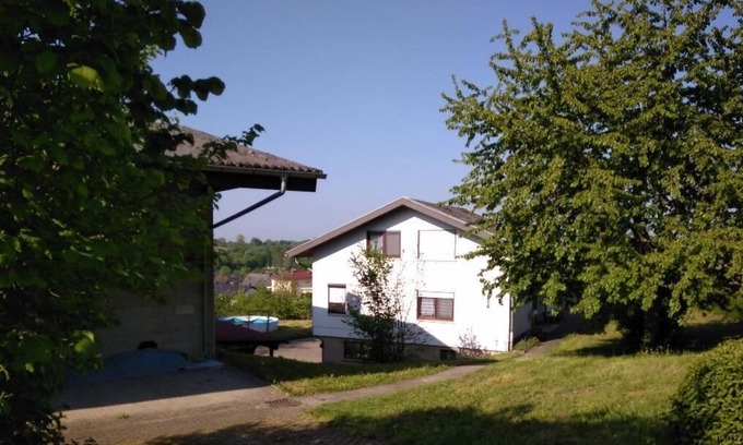 Offenburg Apartment | Apartment in the middle of vines