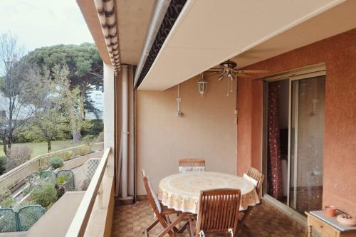 Toulon - Hyeres Apartment | Apartment in the port of Hyères