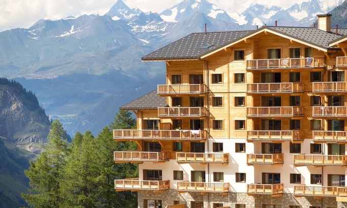 Les Boisses Apartment | Apartment in Tignes with Spa & Pool
