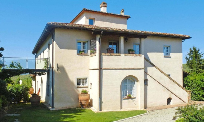 Gambassi Terme House | Apartment in Tuscany with Pool & Golf Access
