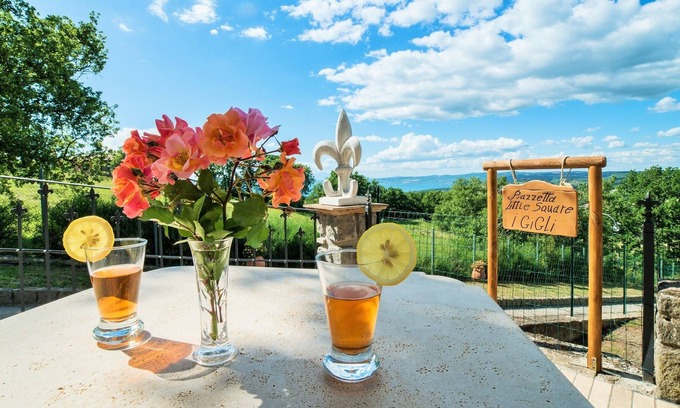 Montefiascone Apartment | Apartment in villa with a view of Lake Bolsena between Umbria and Tuscany