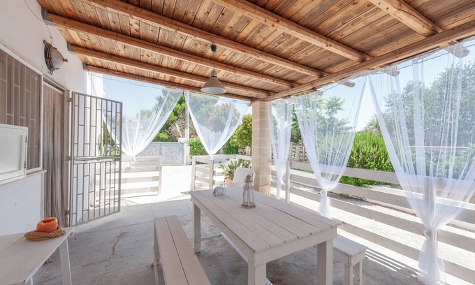 San Pietro in Bevagna Apartment | Apartment 'Fico D'India' with Air Conditioning