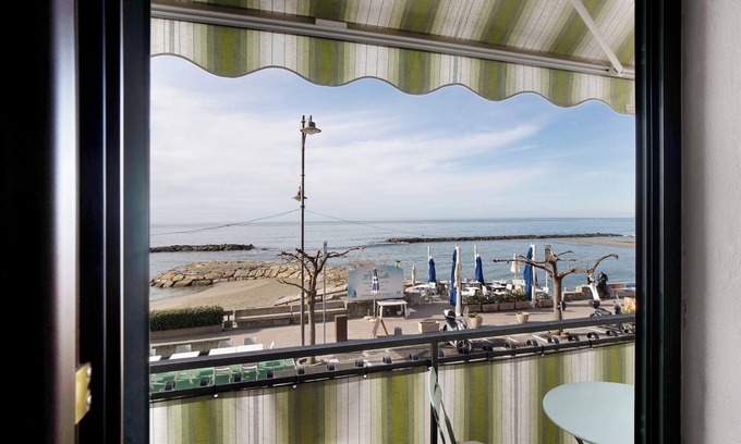 Santo Stefano al Mare Apartment | Apartment 'La Cannonata' with Sea View, Balcony and Air Conditioning