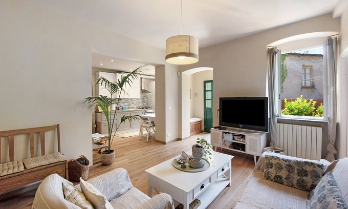 Varazze Apartment | Apartment 'Itaca' with Balcony and Wi-Fi