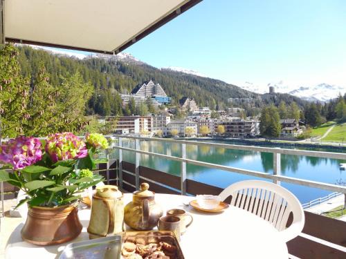 Montana Apartment | Apartment Jeanne D'Arc Apt- H-58 by Interhome