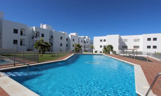 Conil de la Frontera Apartment | Apartment Kandi - Apartment with balcony and communal pool