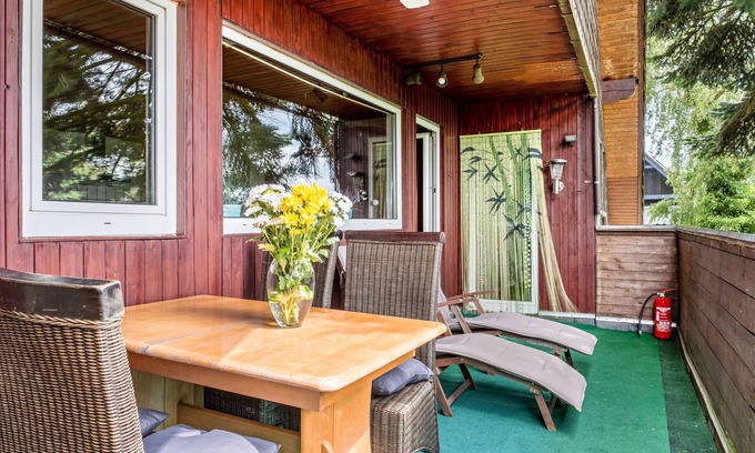 Fedderwarden Apartment | Apartment "Klee" with Balcony & Wi-Fi