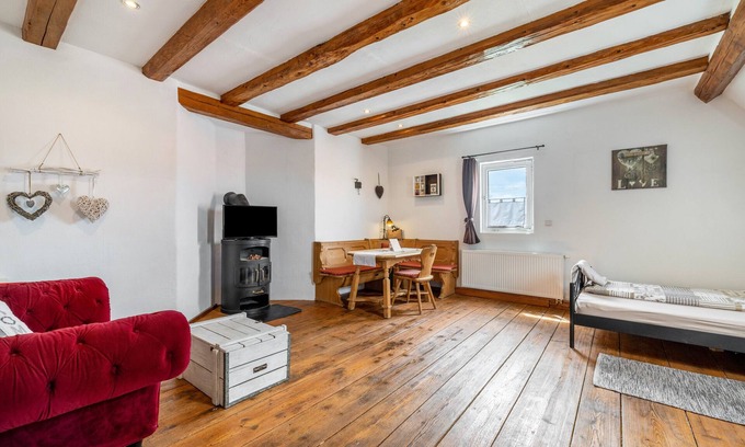 Rosenfeld Apartment | Apartment 'Kornkammer' with Shared Garden and Wi-Fi