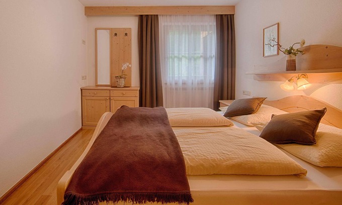 Valle Aurina Apartment | Apartment "Löfflerblick B Plus Löffler" with Mountain View, Wi-Fi, Sauna & Jacuzzi