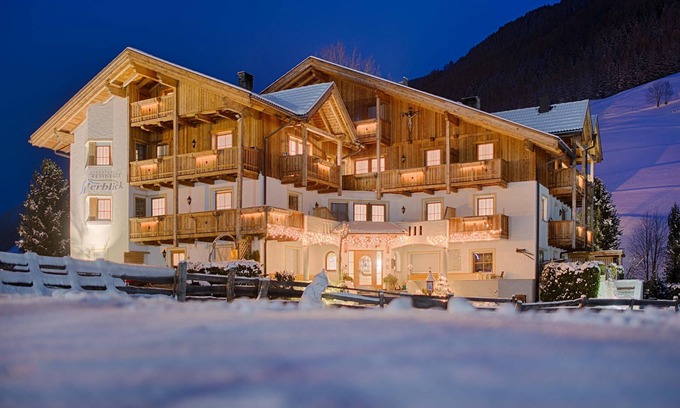 Valle Aurina Apartment | Apartment "Löfflerblick B Rötspitz" with Mountain View, Wi-Fi & Jacuzzi
