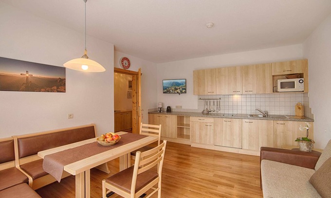Valle Aurina Apartment | Apartment "Löfflerblick A Möseler" with Mountain View, Wi-Fi & Jacuzzi