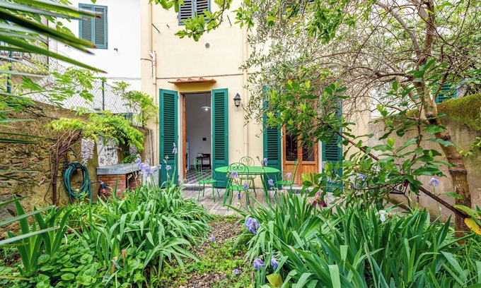 Le Cure Apartment | Apartment 'La Casa Vintage' with Private Garden, Wi-Fi and Air Conditioning