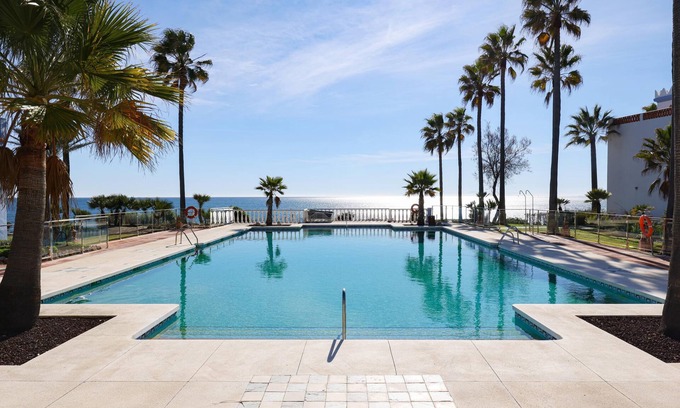 Bahia de Casares Apartment | Apartment La Perla de Marakech 2 with Sea View and Wi-Fi