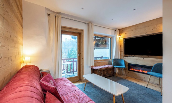 La Perriere Apartment | Apartment 'La Source' with Mountain View, Balcony and Wi-Fi