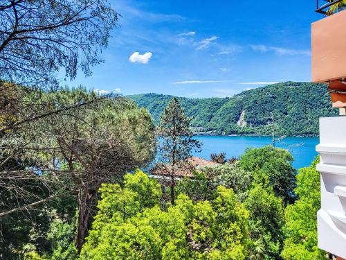 Bissone Apartment | Apartment Lago di Lugano Relax Apt-604 by Interhome