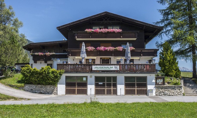 Leutasch Apartment | Apartment 'Lärchenhang' with Mountain View, Balcony and Wi-Fi