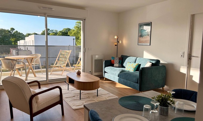 Clohars-Carnoet Apartment | Apartment 'Le Carnoët' with Balcony and Wi-Fi