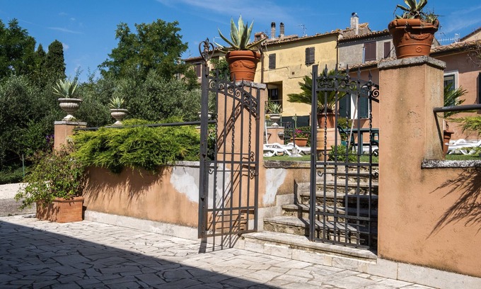 Poggio Murella Apartment | Apartment "Le Case di Titti 2" with Shared Garden & Wi-Fi