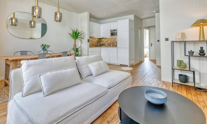Pornichet Apartment | Apartment 'Le Dauphin' with Wi-Fi