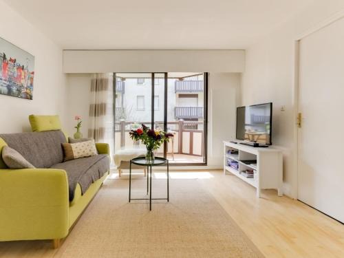 Tourgeville Apartment | Apartment Le Fairway-6 by Interhome