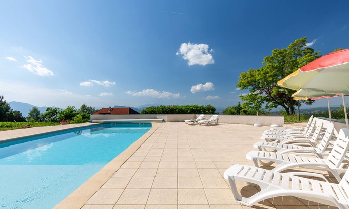 Trevignin Apartment | Apartment "le Revard", part of the chalet "Le Pré Charville" with mountain view and Wi-Fi