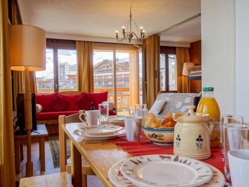 Les Almes Apartment | Apartment Les Grandes Balmes I et II - Le Lac-9 by Interhome