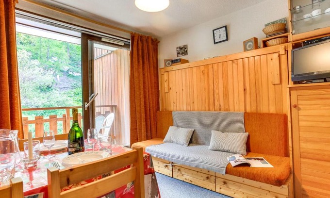 Les Boisses Apartment | Apartment Les Olympiques - Tignes 1800-10 by Interhome