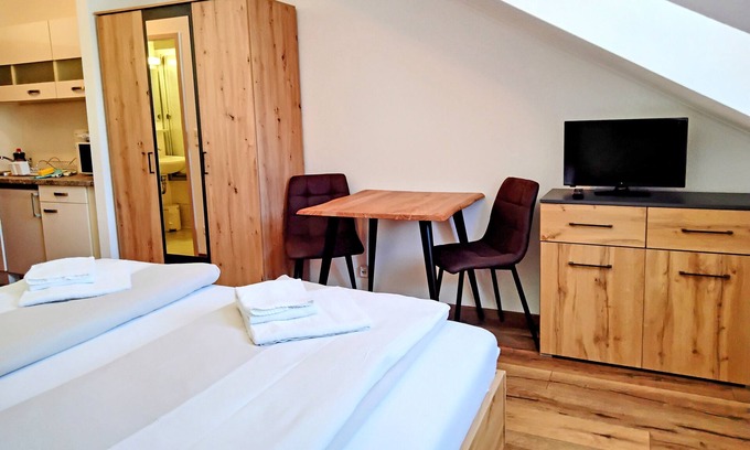 Hohenaschau im Chiemgau Apartment | Apartment living/sleeping room on the top floor without balcony, no. 339