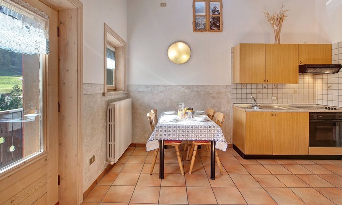 Livigno Apartment | Apartment 'Lorenza 2 Baite Giotto' with Mountain View, Shared Garden and Wi-Fi