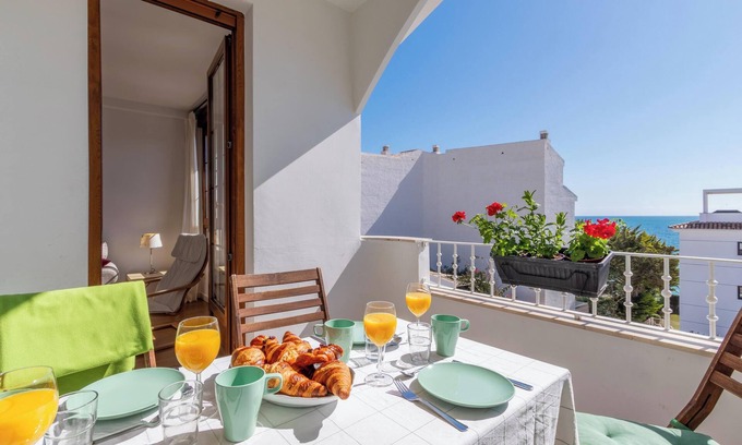 Altea Apartment | Apartment 'Luz de Altea' with Sea View, Pool, Wi-Fi, Balcony & Terrace