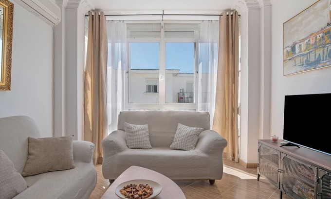 Barbate Apartment | Apartment 'Luz De Barbate' with Balcony and Wi-Fi
