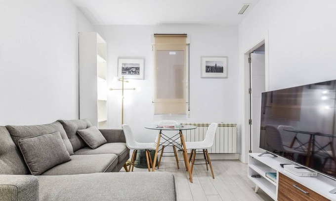Ibiza Apartment | Apartment Madrid, 2 bedrooms, 5 persons