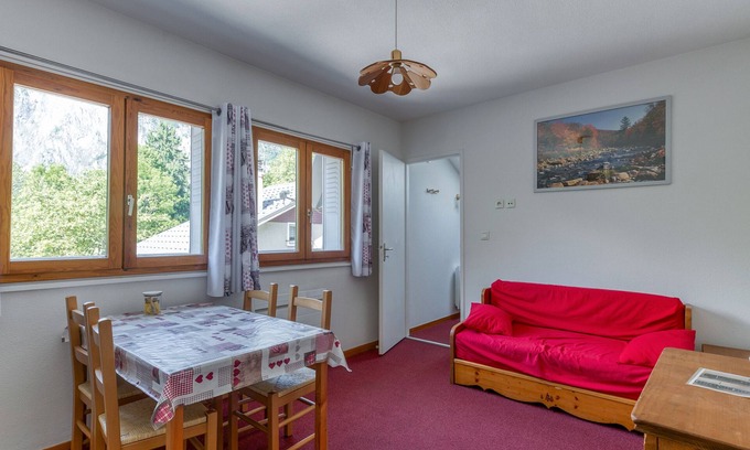 Le Bourg-d'Oisans Apartment | Apartment 'Marmotte' with Mountain View, Shared Garden and Wi-Fi