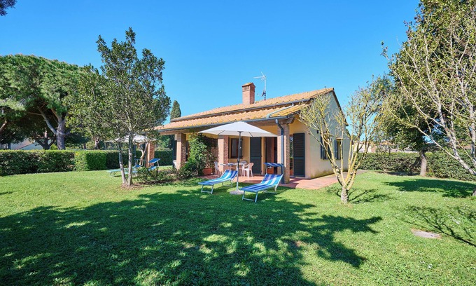 Piombino Apartment | Apartment "Mare Etrusco Villetta D2" with Private Garden & Wi-Fi
