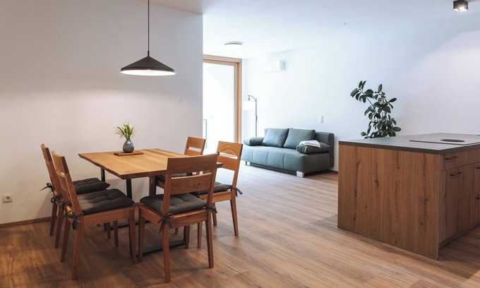 Lana Apartment | Apartment 'Matscherhof Family 2' with Mountain View, Wi-Fi and Air Conditioning