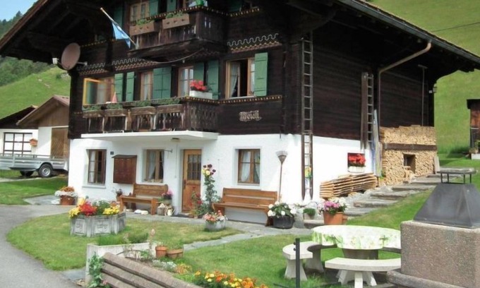 Saanen Apartment | Apartment Meieli in Saanen - 4 persons, 2 bedrooms