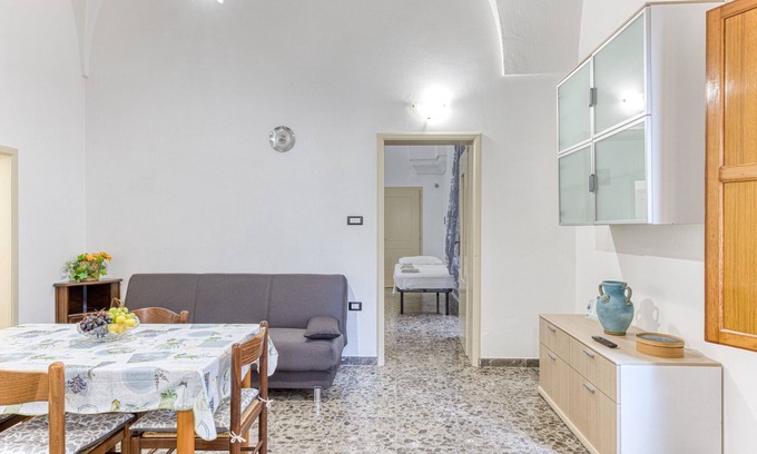 Presicce Apartment | Apartment 'Mia' with Shared Terrace and Air Conditioning