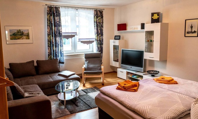 Forst Apartment | Apartment 'Moderne Ferienwohnung In Der Stadt' with Balcony and Wi-Fi