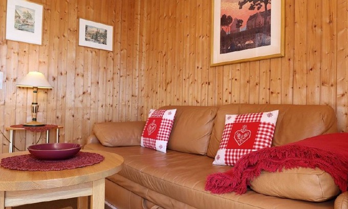 Hoechenschwand Apartment | Apartment 'Morgensonne' with Mountain View, Private Terrace and Wi-Fi