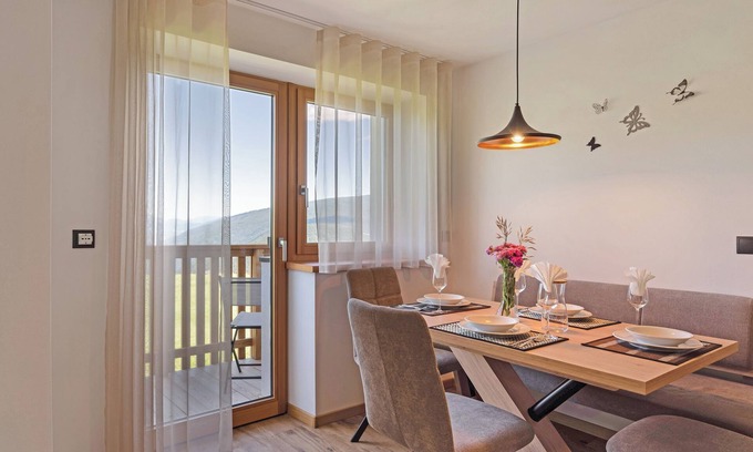 Maranza Apartment | Apartment "Morgentau" with Mountain View, Balconies & Wi-Fi