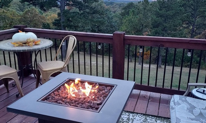 Eureka Springs Apartment | Apartment, Mountain View/Personal Deck Bikers welcome. Mins to DT Eureka Spgs.