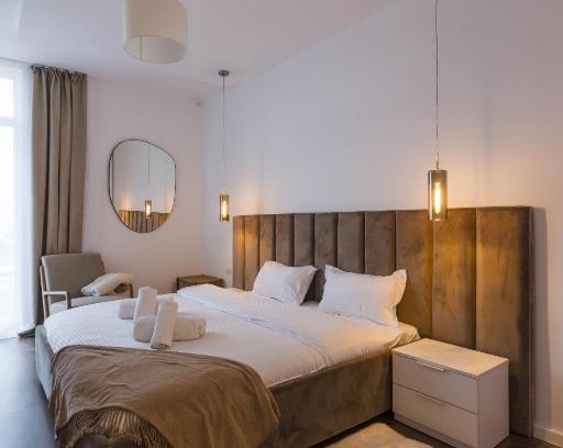 Calea Sever Bocu Apartment | Apartment near Iulius Mall with Balcony & Private Parking