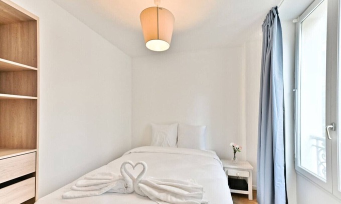 Porte-Saint-Martin Apartment | Apartment near Mairie 10th arrondissement