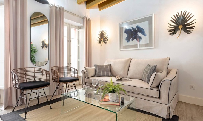 El Arenal Apartment | Apartment near the Cathedral. Padre Marchena IV