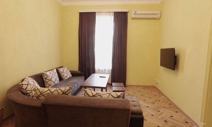 Chugureti Apartment | Apartment next to Agmashenebeli