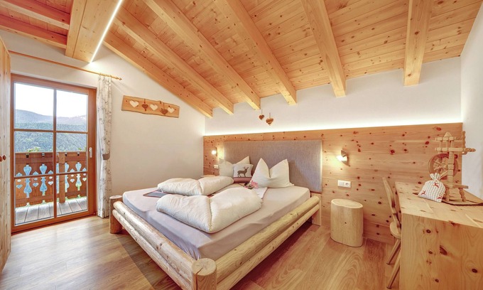 Ultimo Apartment | Apartment 'Niederhaushof' with Mountain View, Balcony and Wi-Fi