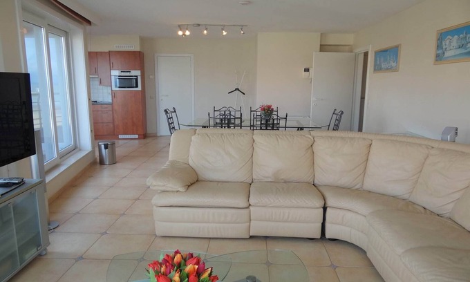 Nieuwpoort-Bad Apartment | Apartment Nieuwpoort with Stunning Sea Views