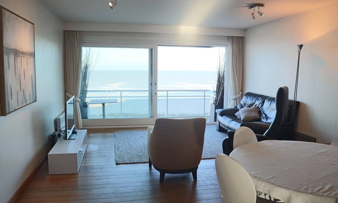 Nieuwpoort-aan-Zee Apartment | Apartment Nieuwpoort with Sea Views