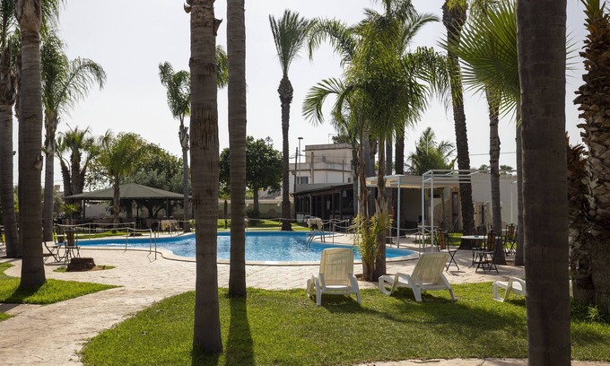 Mazara del Vallo Apartment | Apartment 'Oasi Lamia - 3' with Shared Pool, Wi-Fi and Air Conditioning
