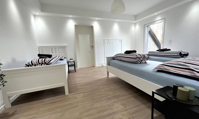 Bergisch Gladbach Apartment | Apartment Oberkülheim GL6-UG with terrace